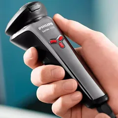 Máy cạo râu không dây Philips S1301/02 - Cạo khô và ướt, nhẹ nhàng, linh hoạt, dễ sử dụng, bảo vệ da tốt, chống nước IPX7
