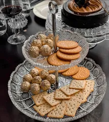 Khay Bánh 2 Tầng Pha Lê Mài Bohemia - Đĩa Thủ Công Sang Trọng 19cm & 31cm - Trang Trí Bàn Tiệc Hoàn Hảo