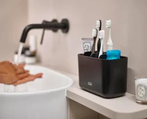 Khay để bàn chải đánh răng Joseph Joseph 70599 - Thiết kế tiện ích và sang trọng cho phòng tắm, dễ vệ sinh, chất lượng Đức