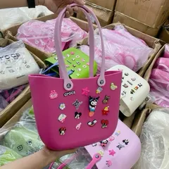 Túi Crocs Stick 5 Màu – Tặng FULL Charm Ngẫu Nhiên, Siêu Xinh Đi Biển & Đi Chơi