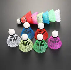 3 Quả cầu lông nhựa màu sắc ngẫu nhiên hoặc trắng, loại bền tốt - Vuabinhnuoc