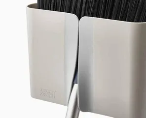 Chổi Cán Dài Treo Tường Joseph Joseph 65002 Blue - Dễ Dàng Vệ Sinh Gầm Bàn, Gầm Giường, Chất Liệu Cao Cấp, Tiết Kiệm Không Gian