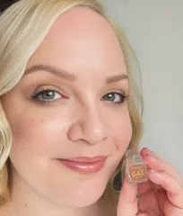 Son Dưỡng L'Oreal Color Riche Shine Addiction 643 Hot Irl - Son Môi Mềm Mại, Độ Bóng Tự Nhiên 4.3g