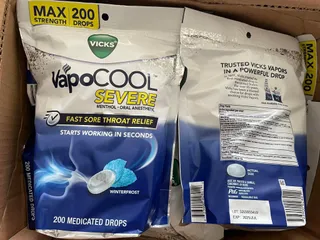 Kẹo ngậm thông cổ Vicks VapoCOOL Severe Menthol tách lẻ túi 50 viên, hàng nhập Mỹ