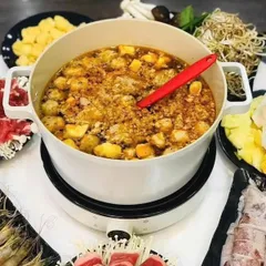 Bộ Bếp Nồi Lẩu Điện FIKA 2000W - Nấu Lẩu, Hầm Nóng Thức Ăn, Thiết Kế An Toàn, Dung Tích 4.7L, Chất Liệu Cao Cấp Từ Hàn Quốc