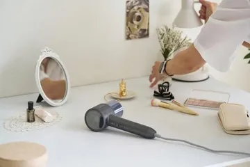 Máy Sấy Tóc Ion Âm 2Lock 1800W - Sấy Nhanh, Mượt Mà, Không Xẹp Tóc - Công Suất Turbo, Màn Hình Cảm Ứng Thời Thượng