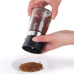 Bộ xay muối tiêu WMF 2 chiếc nắp đen - Dụng cụ xay gia vị tiện dụng cho bữa ăn gia đình hiện đại