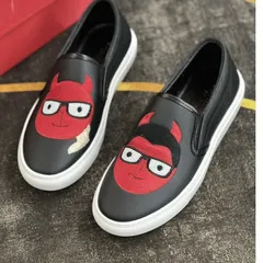 Giày lười nam da PU thêu mặt Quỷ Đỏ - Phong cách thời trang độc đáo cho học sinh, dễ phối đồ, chất lượng cao cấp