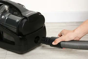 Máy Hút Bụi Panasonic MC-CL575KN49 2000W - Công Suất 270W, Bộ Lọc HEPA Kép, Dung Tích 2.2L, Dễ Dàng Vệ Sinh, Thiết Kế Sang Trọng