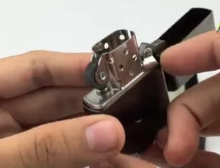 Ảnh đánh giá Zippo Ebony 24756 Đen Gỗ Mun - Bật Lửa Cao Cấp Classic với Thiết Kế Đơn Giản, Sang Trọng và Bóng Láng, Hàng Chính Hãng USA
