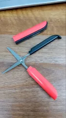 Ảnh đánh giá Kéo Mini Tiện Lợi Deli 600 Nhiều Màu - Dụng Cụ Thủ Công Gọn Nhẹ Cho Học Sinh, Nhân Viên Văn Phòng