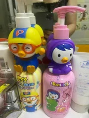 Ảnh đánh giá Sữa Tắm Gội Xả Pororo 3in1 Cho Bé Từ 1 Tuổi - Sản Phẩm An Toàn, Không Gây Dị Ứng, Hương Thơm Dễ Chịu, Tiện Dụng Cho Trẻ Em