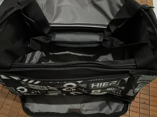 Ảnh đánh giá Túi trống Hier Graphic Training Duffel Bag - Dụng cụ thể thao với ngăn để giày tách biệt và thiết kế thời trang, tiện lợi cho mọi hoạt động chống thấm nước.
