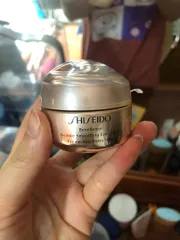 Ảnh đánh giá Kem Dưỡng Mắt Shiseido Benefiance 15ml - Làm Sáng Da, Giảm Nếp Nhăn, Chăm Sóc Vùng Mắt Hiệu Quả, Sản Phẩm Cao Cấp Nhật Bản