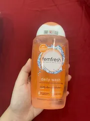 Ảnh đánh giá Dung dịch vệ sinh Femfresh Daily 250ml - Giải pháp vệ sinh nhẹ nhàng cho phụ nữ, kháng viêm, kháng khuẩn, bảo vệ vùng kín sạch sẽ, thơm tho