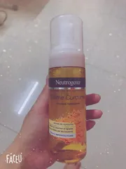 Ảnh đánh giá Sữa Rửa Mặt Nghệ Neutrogena Calme Curcuma Clear 150ml - Tạo Bọt Mịn, Làm Sáng Da, Dịu Kích Ứng, Cho Mọi Loại Da
