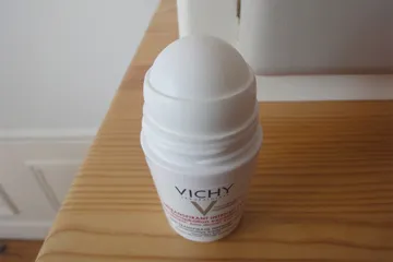 Ảnh đánh giá Lăn hỗ trợ khử mùi Vichy của Pháp chính hãng