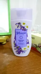 Ảnh đánh giá Sữa Dưỡng Thể Johnson’s Body Care Nhật - Dưỡng Ẩm Da Mềm Mại, Sáng Mịn, Chiết Xuất Thiên Nhiên, Hương Đào Mơ, Hoa Hồng