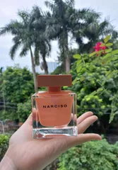 Ảnh đánh giá Nước hoa Narciso Ambree - Hương nước hoa nữ tính quyến rũ, sang trọng với hoa sứ, xạ hương và vanilla.