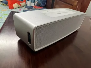 Ảnh đánh giá Loa Bluetooth Bose Soundlink Mini II Special Edition - Thiết kế nhỏ gọn, âm thanh sống động, kết nối Bluetooth và microphone đàm thoại tiện lợi.