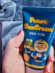 Ảnh đánh giá Kem Chống Nắng Pororo Sun Cream SPF 50+ PA+++ Cho Bé - Bảo Vệ Da Khỏi Tia UV, Chống Thấm Nước, Thiết Kế Đáng Yêu