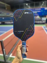 Ảnh đánh giá Vợt Pickleball Proton Series Four Sợi Carbon Nhẹ - Thiết Kế Không Cạnh, Chất Liệu Độ Bền Cao, Cảm Giác Chơi Tốt Nhất