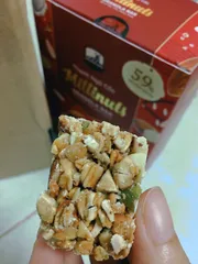 Ảnh đánh giá Bánh Ngũ Cốc Ăn Kiêng Granola Bar Millinuts - Thanh Dinh Dưỡng Hương Vị Từ Hạt Và Trái Cây, Chế Độ Ăn Healthy, Không Đường
