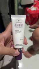 Ảnh đánh giá Kem Chống Nắng Neoretin Discrom Control Gel Cream SPF 50 - Bảo Vệ Da Mỏng Manh, Giảm Nám, Dưỡng Sáng Da, 40ml Tây Ban Nha