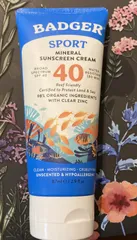 Ảnh đánh giá Kem Chống Nắng Vật Lý Badger Sport Mineral SPF 40 Kháng Nước, Bảo Vệ Da Trong Thể Thao Ngoài Trời, Dưỡng Ẩm Tự Nhiên
