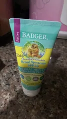 Ảnh đánh giá Kem Chống Nắng Cho Bé Badger - SPF 30, Định Dạng Kem Vật Lý, Kháng Nước 40 Phút, An Toàn Cho Da Nhạy Cảm Trẻ Em, Chiết Xuất Thiên Nhiên