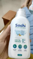 Ảnh đánh giá Nước tắm Sachi 250ml - Hỗ trợ làm dịu mát da, phòng rôm sảy, không cay mắt cho trẻ sơ sinh từ 0M+ - An toàn và tự nhiên