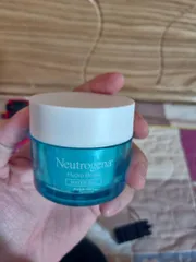 Ảnh đánh giá Kem Dưỡng Ẩm Neutrogena Hydro Boost Water Gel 48g - Cấp Nước, Giữ Ẩm, Phù Hợp Mọi Loại Da, Dưỡng Da Mềm Mại, Ngăn Ngừa Lão Hóa