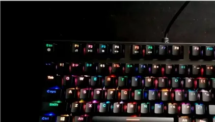 Ảnh đánh giá Bàn phím cơ gaming Aukey KM-G12 - RGB 7 màu, 12 hiệu ứng Led, trải nghiệm chơi game tuyệt vời, tương thích Windows và Mac