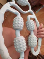 Ảnh đánh giá Con lăn massage giãn cơ 5 bánh xe Dobetters - Thiết bị thể thao giảm đau, xoa bóp vai tay chân, tiện dụng cho tập luyện và du lịch.