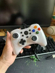 Ảnh đánh giá Tay Cầm Chơi Game Có Dây Rapoo V600 - Thiết Kế Ergonomic, Hỗ Trợ Chơi Game Trên PC, Dễ Dàng Kết Nối USB, Nút Bấm Nhạy.
