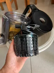 Ảnh đánh giá Máy Ép Chậm Hurom H400 - Trục Ép 3 In 1, Công Suất 150W, Ép Kiệt Chất Xơ, Dung Tích 2 Lít, Thiết Kế Hiện Đại, Dễ Vệ Sinh