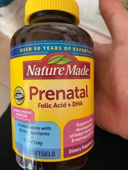 Ảnh đánh giá [Hàng Nhập khẩu] Vitamin tổng hợp dành cho bà bầu Nature Made Prenatal Folic Acid + DHA - 150 viên hỗ trợ sức khỏe mẹ và sự phát triển thai nhi, ngăn dị tật ống thần kinh.