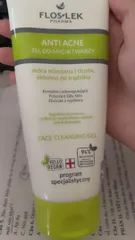 Ảnh đánh giá Sữa Rửa Mặt Floslek Anti Acne cho Da Dầu Mụn - Gel Làm Sạch Sâu Ngăn Ngừa Mụn, Kháng Viêm, Dưỡng Ẩm 200ml