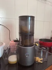 Ảnh đánh giá Máy Ép Chậm Hurom H300 - Công Suất 150W, Dung Tích 500ml, Tốc Độ 70 Vòng/Phút - Trục Ép 2 Lưỡi, Nước Ép Thơm Ngon, Tiện Lợi