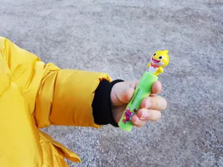 Ảnh đánh giá Son Dưỡng Môi Cho Bé Babience Pinkfong - Hữu Cơ, Giữ Ẩm, Ngừa Khô Nẻ, Dành Cho Trẻ Từ 3 Tuổi - Thiết Kế Dễ Thương, An Toàn Cho Da Mỏng Manh