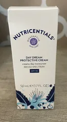 Ảnh đánh giá Kem Dưỡng Ngày Nuskin Day Dream Protective Cream SPF35 - Dưỡng Ẩm, Chống Nắng, Bảo Vệ Da Rạng Rỡ, Phù Hợp Da Thường và Khô