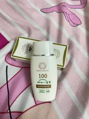 Ảnh đánh giá Kem Chống Nắng Cosme Marche Sunscreen UV 100 SPF 100 PA++++ - Ngăn Tia UV, Dưỡng Ẩm, Không Bết Dính, Lớp Bảo Vệ Da Tối Ưu 50ml