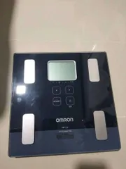 Ảnh đánh giá Cân Đo Lượng Mỡ Cơ Thể Omron HBF-224 - Chịu Lực Tối Đa 135kg, Màn Hình LCD, Đo Tỷ Lệ Mỡ Cơ, Đánh Giá Sức Khỏe 4 Người Dùng