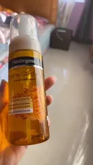 Ảnh đánh giá Sữa Rửa Mặt Nghệ Neutrogena Calme Curcuma Clear 150ml - Tạo Bọt Mịn, Làm Sáng Da, Dịu Kích Ứng, Cho Mọi Loại Da