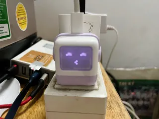 Ảnh đánh giá Củ Sạc Nhanh Ugreen CD359 Nexode Robot GaN Mini 30W - Sạc Thông Minh Cho Điện Thoại, Máy Tính Bảng và MacBook Air, Màn Hình LED Biểu Cảm