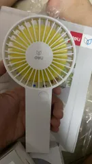 Ảnh đánh giá Quạt Cầm Tay Mini Deli 85801 - Quạt Sạc USB Nhanh Chóng, Thiết Kế Nhỏ Gọn, Dễ Dàng Mang Đi - Màu Hồng và Trắng