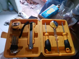 Ảnh đánh giá Bộ Dụng Cụ Sửa Đồ Gia Dụng 11 Chi Tiết Deli EDL1011J - Tiện Lợi, Nhỏ Gọn, Đa Năng Cho Mọi Công Việc Nhà Ở