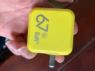 Ảnh đánh giá Bộ Sạc Nhanh AOHi Magcube GaN+ 67W AOC-C004 - Củ Sạc 2 Cổng USB-C và USB-A Gọn Nhẹ, Chất Lượng Cao, Tích Hợp Màn Hình LED