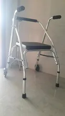 Ảnh đánh giá Khung Tập Đi Lucass W9 Có Đệm Ngồi Chắc Chắn - Thiết Bị Hỗ Trợ Di Chuyển Cho Người Già và Người Hồi Phục Sức Khỏe