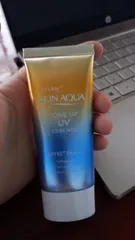 Ảnh đánh giá Kem Chống Nắng Sunplay Skin Aqua Tone Up UV Essence Latte Beige SPF50+ PA++++ - Giữ ẩm, Nâng tông da, Phù hợp cho da thường và da khô